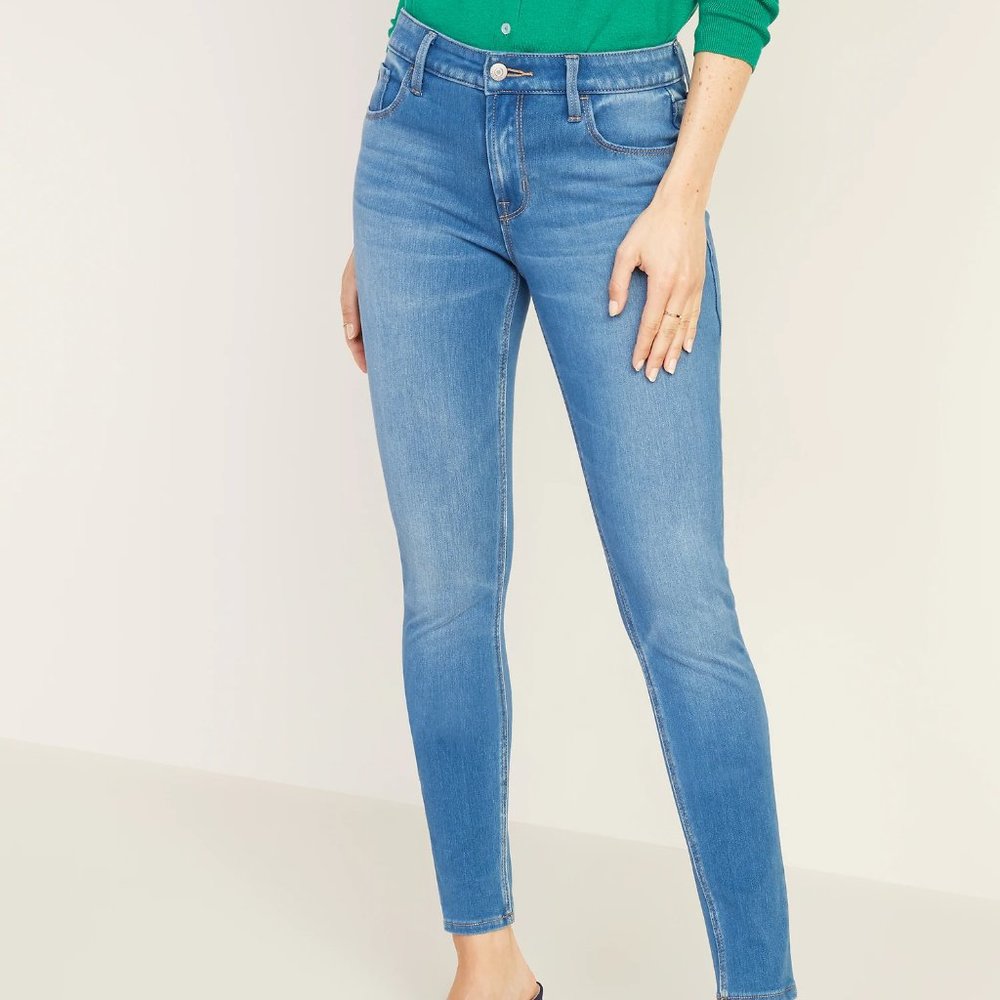 Mid-Rise 24/7 Sculpt Rockstar Super Skinny Jeans